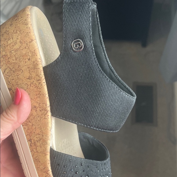 Bzees Black Women's Sandals with beaded Detail - Picture 7 of 10